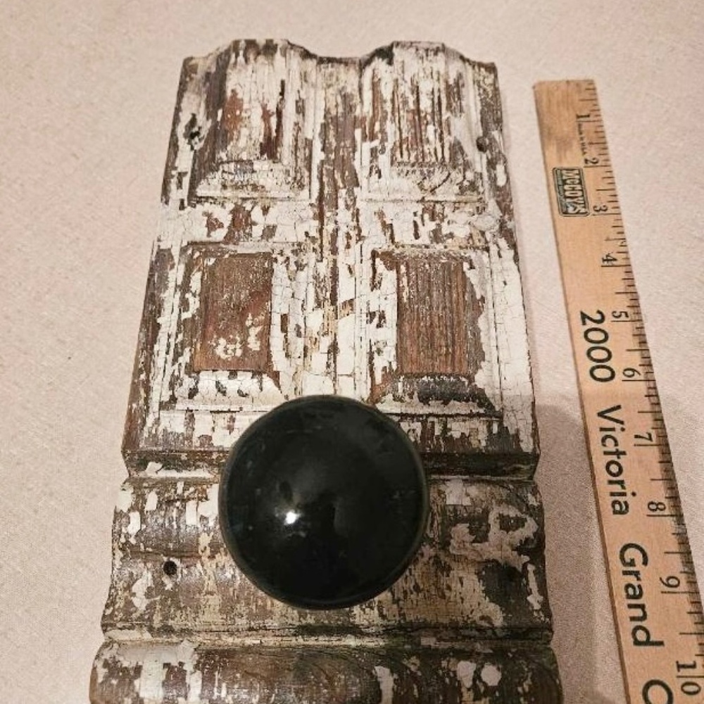 Vintage reclaimed chippy paint wood and porcelain knob coat hanger… 10 x 6”.